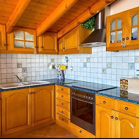 Kokos Nyaraló *